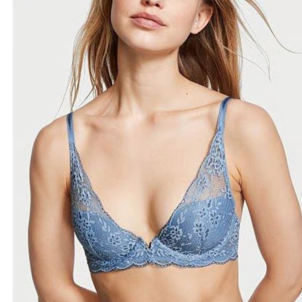 Victoria’s Secret Lightly Lined Plunge Lace Bra Light Blue 36B